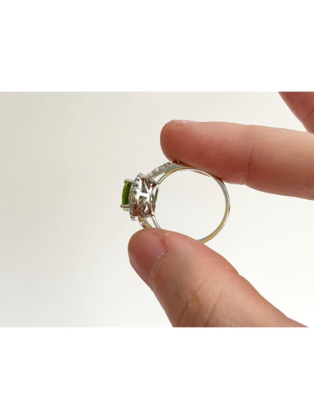 Peridot Gemstone Halo CZ Lined Sterling Silver 925 Vintage Ring - sz 7.25 - Picture 9 of 16